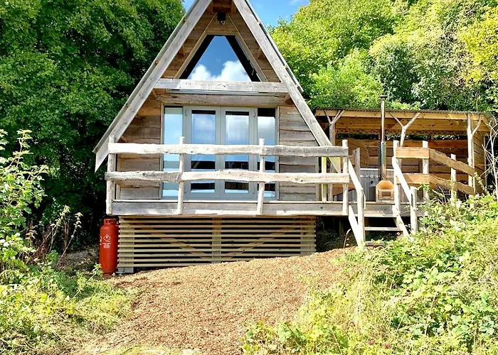 Sparrow Cabin Hot Tub