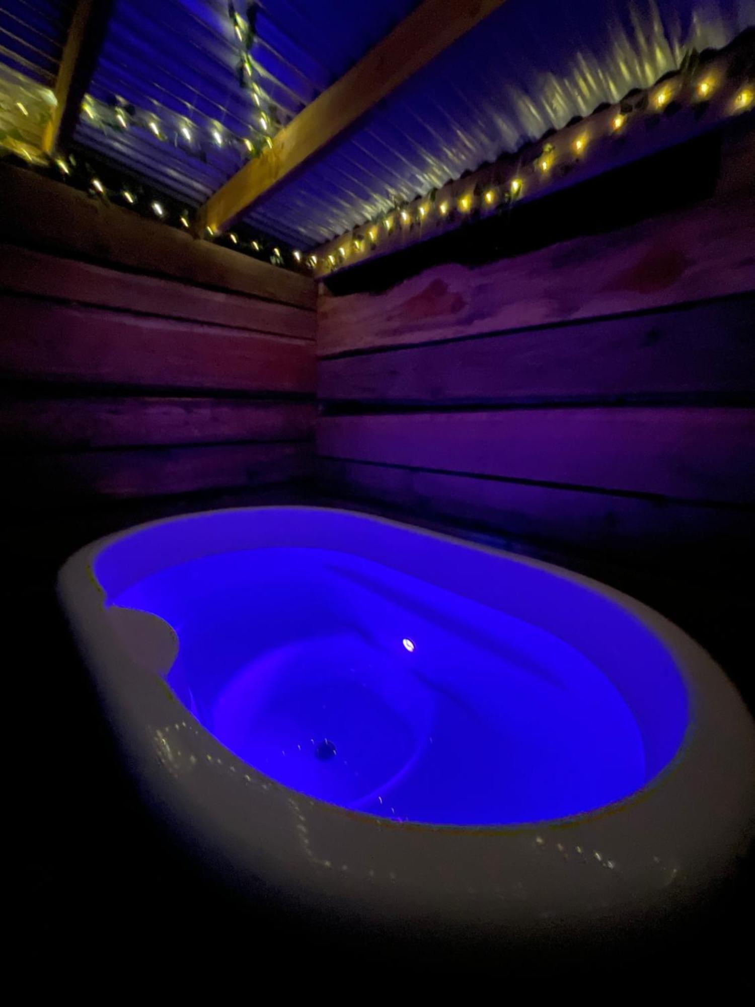 Sparrow Hot Tub * Barham