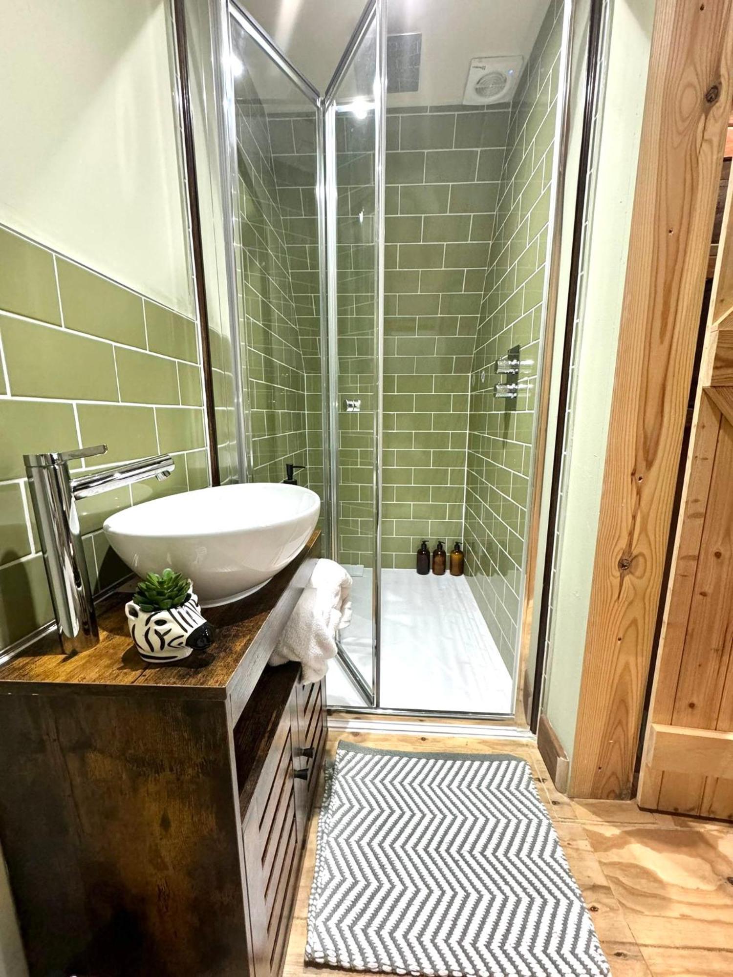 Sparrow Hot Tub Barham